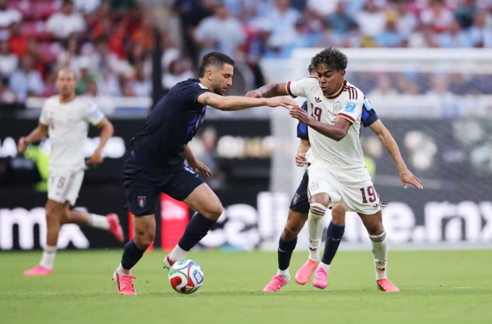 Uruguay vs Tây Ban Nha (07:00 - 27/06)